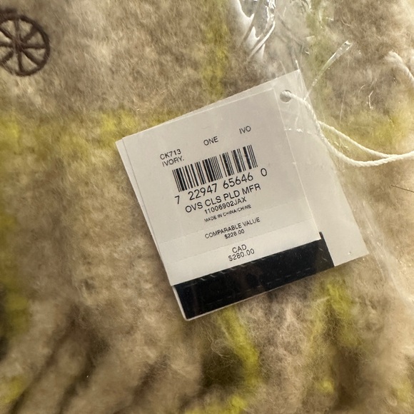 Coach Oversized Plaid Scarf - Picture 4 of 5